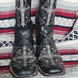 Cavender boots